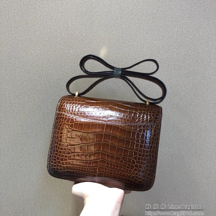 HERMES愛馬仕 康康18cm alligator crocodile 美洲鱷 頂級工藝 蠟線手縫 蜜糖棕 金扣  Ama1517